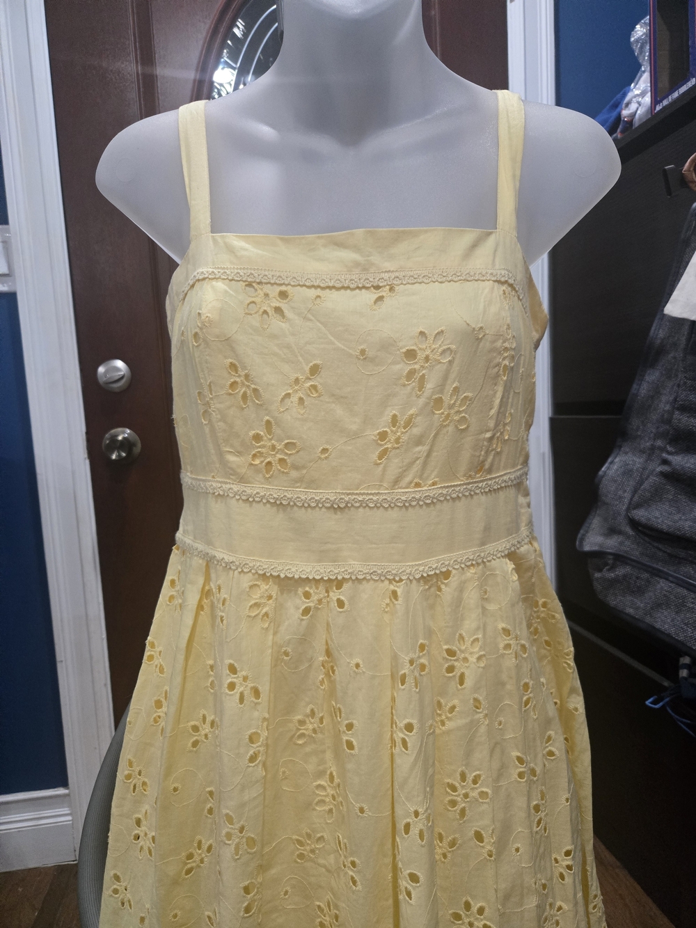Autograph New York Pale Yellow Eyelet Cotton Sundress, Size 4, Like New
